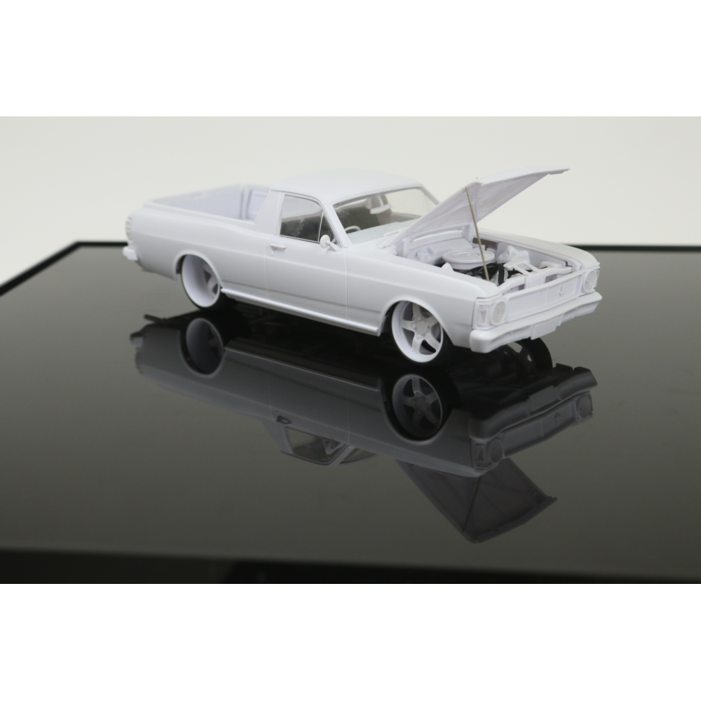 DDA XW Ford Falcon V8 Ute Slammed 1/24 Plastic Kit