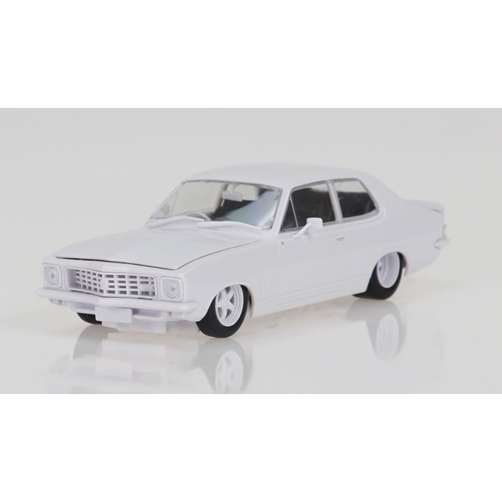 DDA Holden LJ Torana GTR XU1 Custom V8 1/24 Plastic Kit - Lazy Modeller