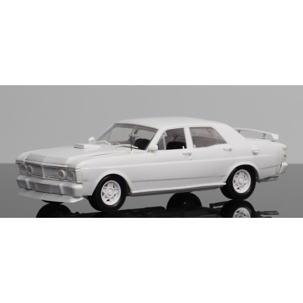 DDA XY Ford Falcon GTHO 1/24 Plastic Kit Lazy Modeller