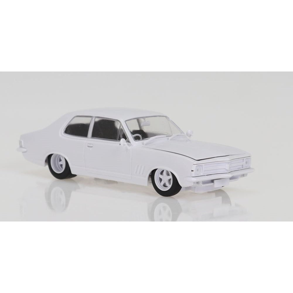 DDA Holden LC Torana GTR XU1 Custom V8 1/24 Plastic Kit - Lazy Modeller