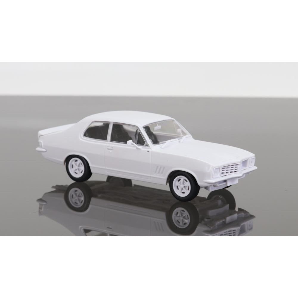 DDA Holden LJ Torana GTR XU1 1/24 Plastic Kit - Lazy Modeller